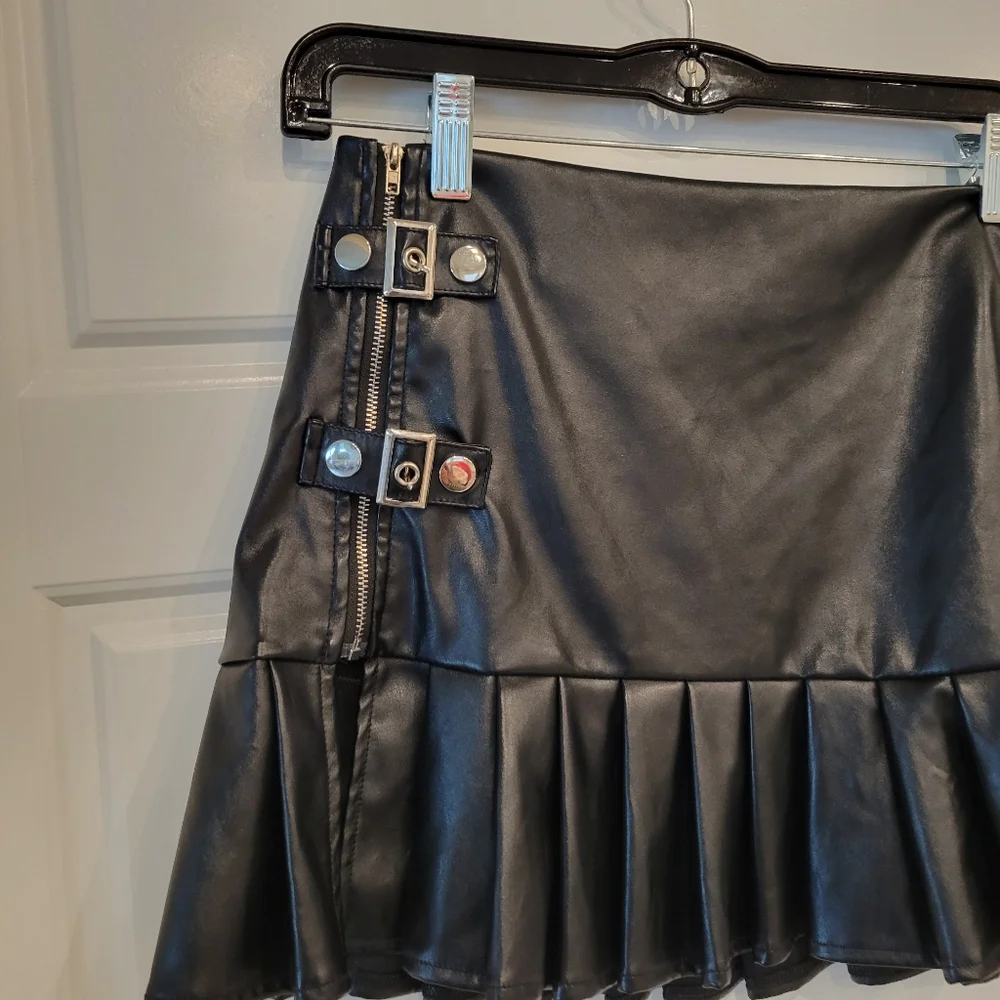 SHEIN ICON Buckle Detail Pleated Hem PU Leather Skort SIZE 6